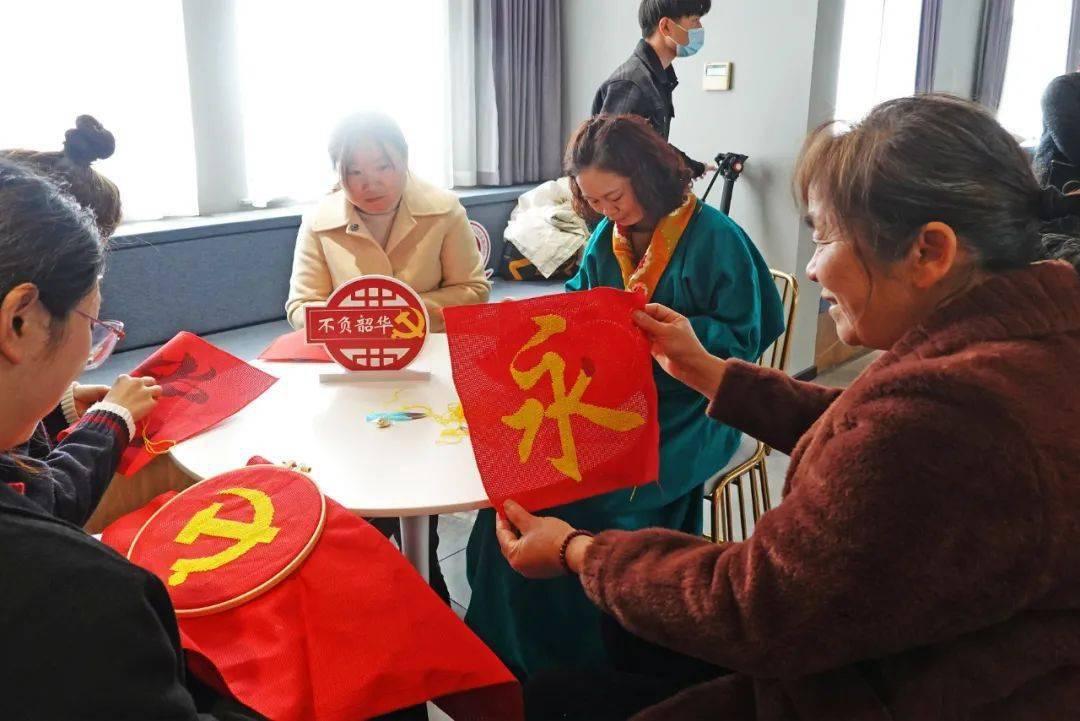 《年会不能停！》年度巅峰高口碑黑马喜剧！击中打工人的心坎里！